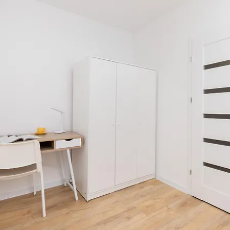 アパート 2 Bedroom Zamiejska By Rent Like